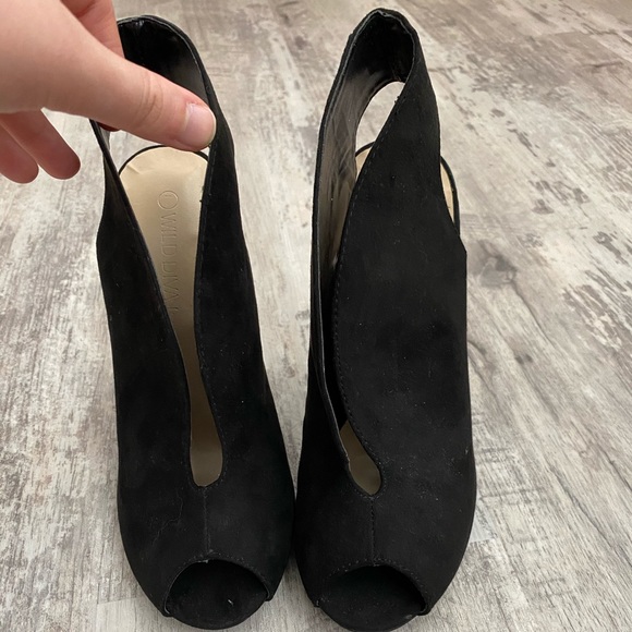Wild Diva NWOT • Black Open Cut Heels - Picture 2 of 5